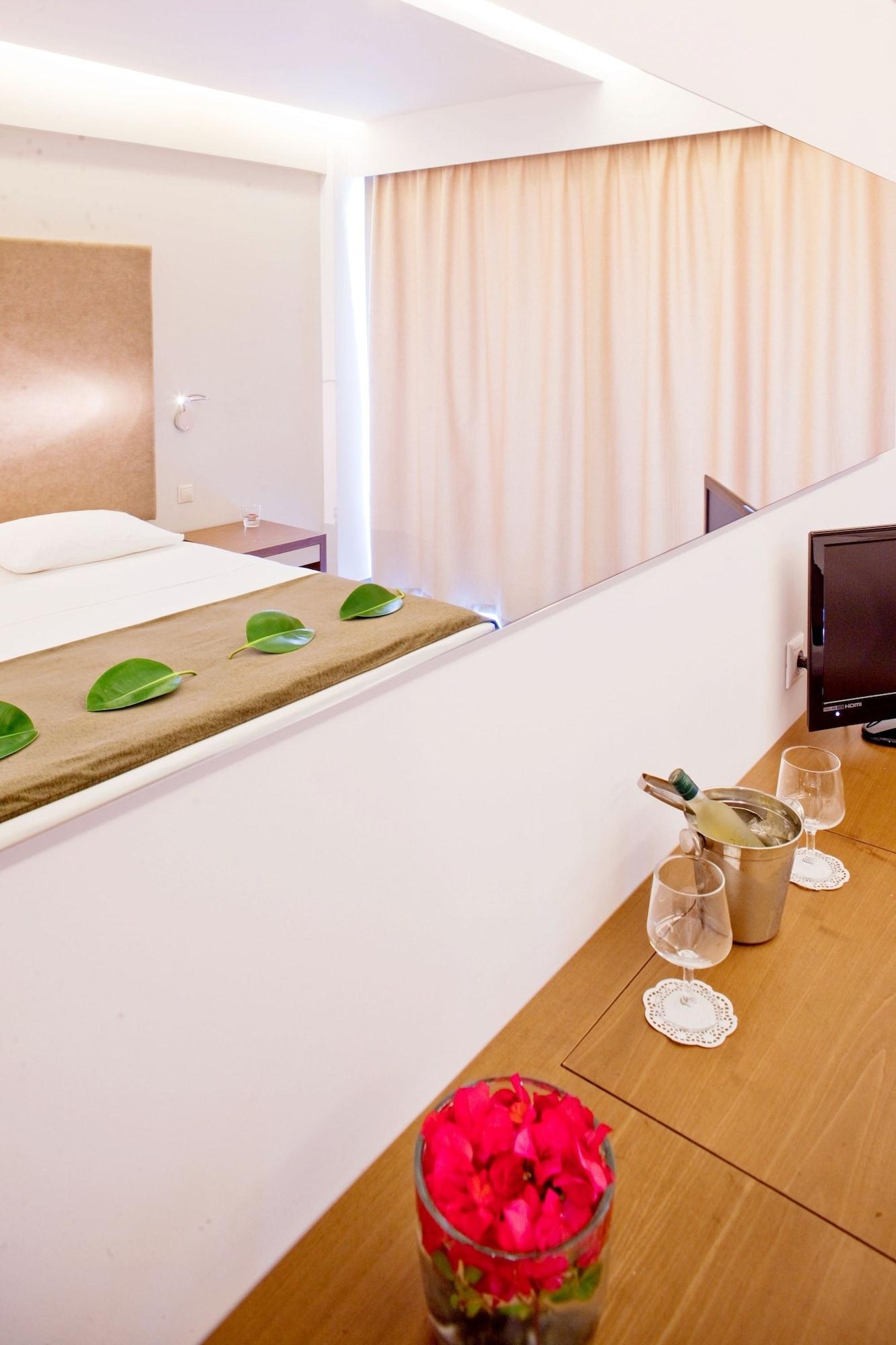 Oktober Downtown Boutique Hotel Rhodes City 外观 照片