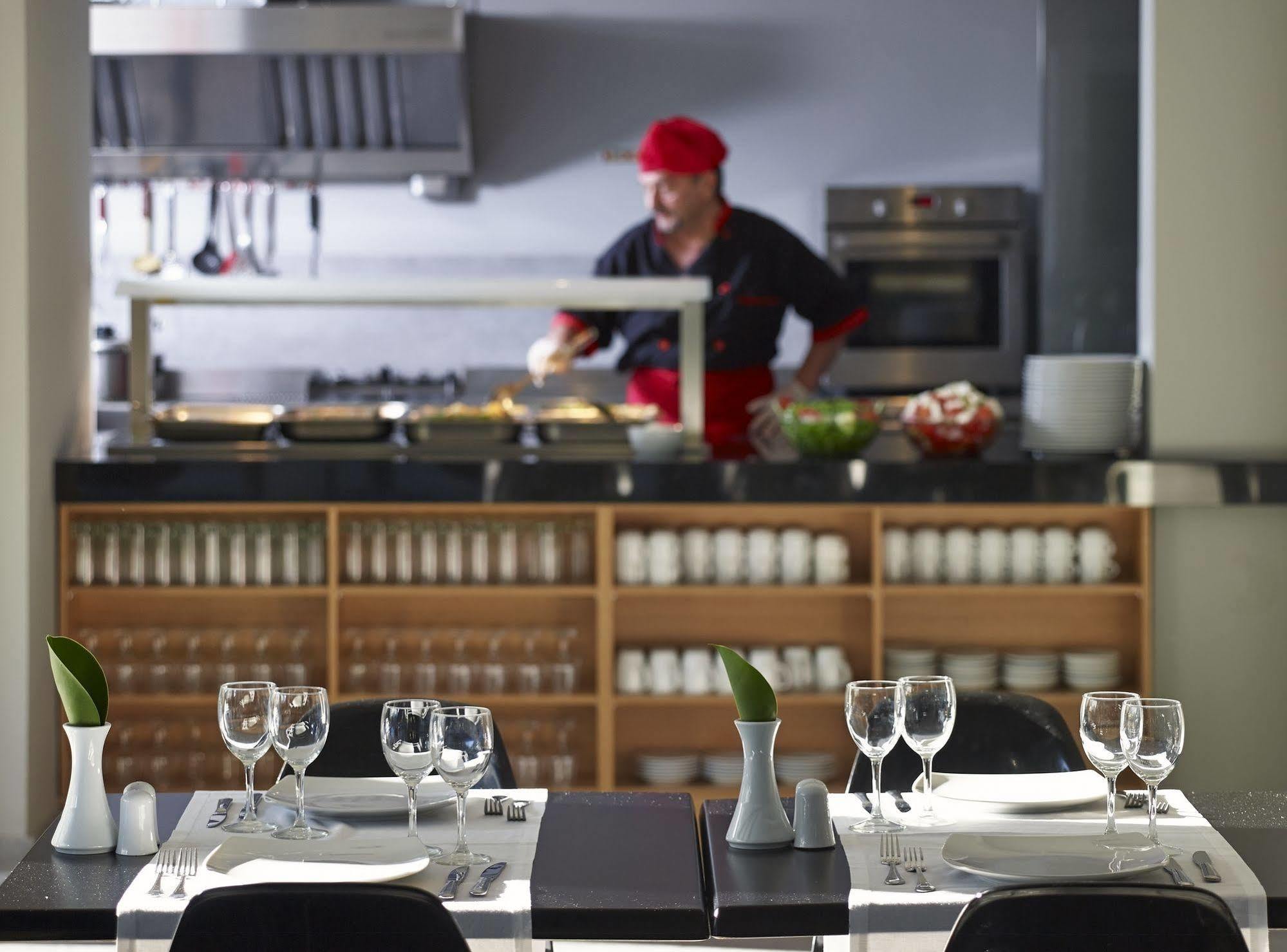 Oktober Downtown Boutique Hotel Rhodes City 外观 照片